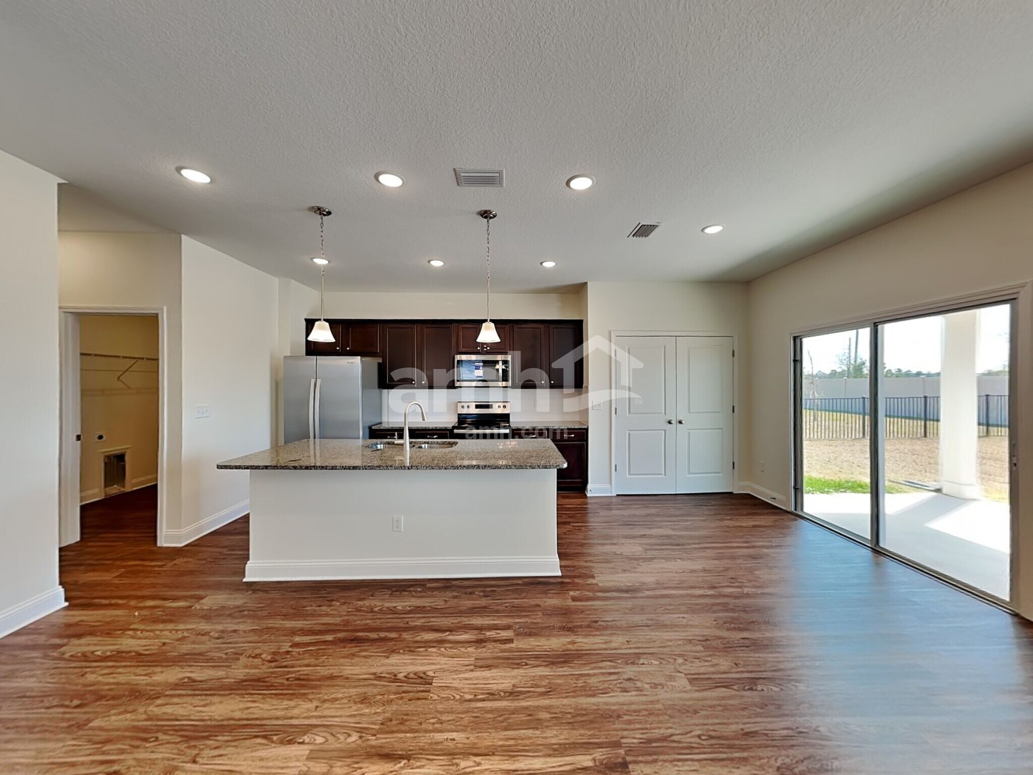 Building Photo - 175 Banyan Frst Dr