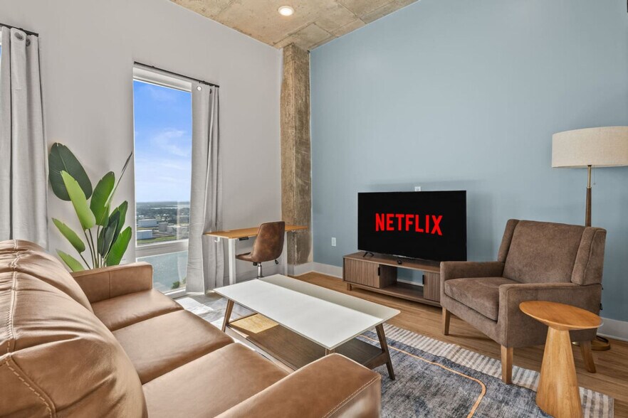 Building Photo - 605 N 12th St