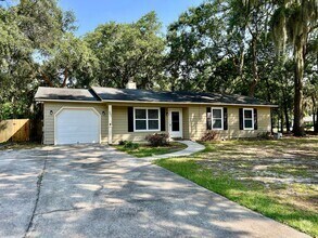 Building Photo - 3 bedroom 2 bath home in Village Green