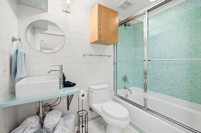 Building Photo - 339 N West Ave