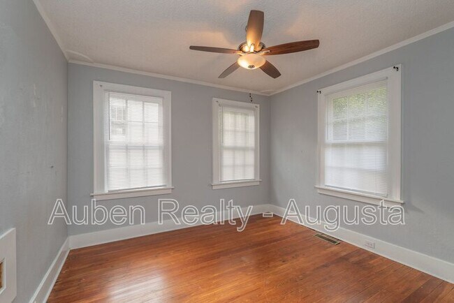 Building Photo - 2056 McDowell St