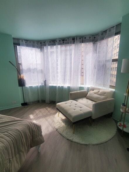 Bedroom - 535 N Michigan Ave