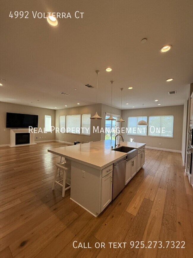 Building Photo - 4992 Volterra Ct