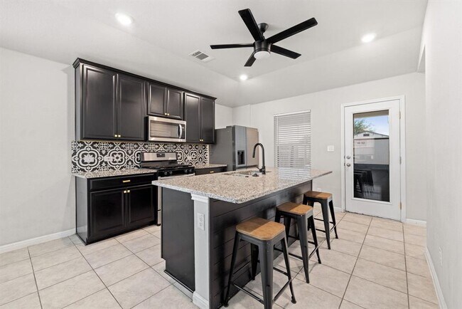 Building Photo - 202 Low Bramble Dr