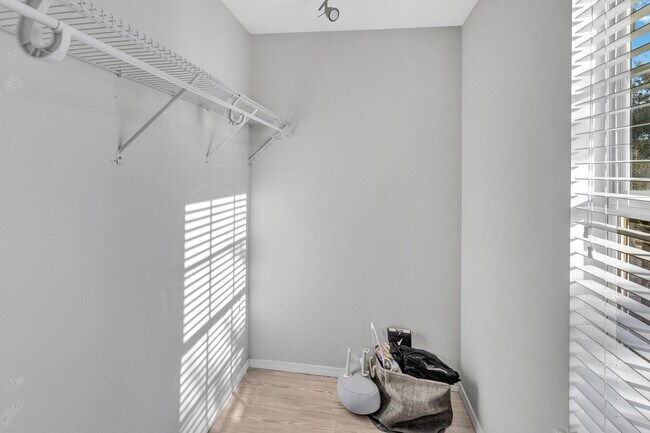 Building Photo - Partially furnished 3-bedroom, 2.5-bath home