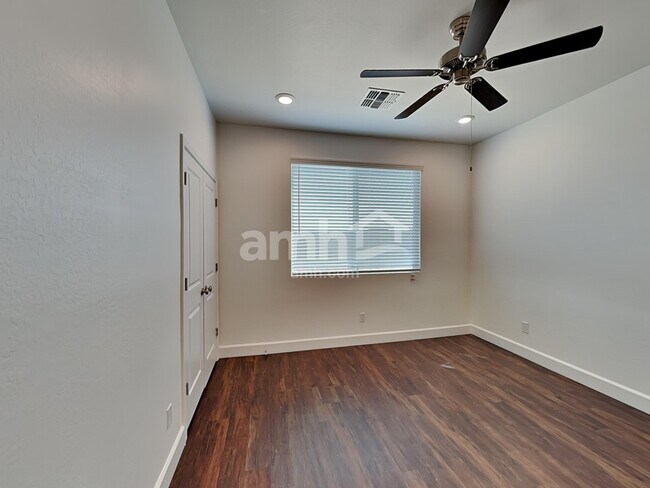 Building Photo - 17165 W Lawrence Ln