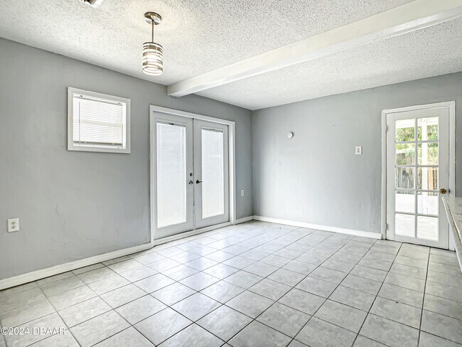 Building Photo - 152 Ponce De Leon Dr