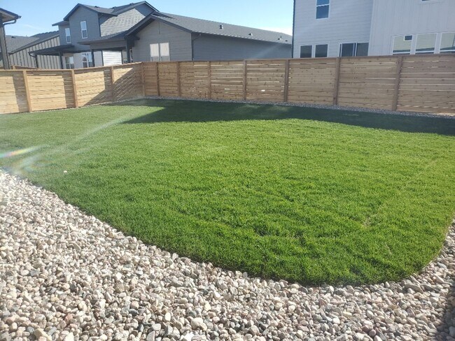 Building Photo - Spacious Home in NE Ft. Collins - Neighborhood Pools