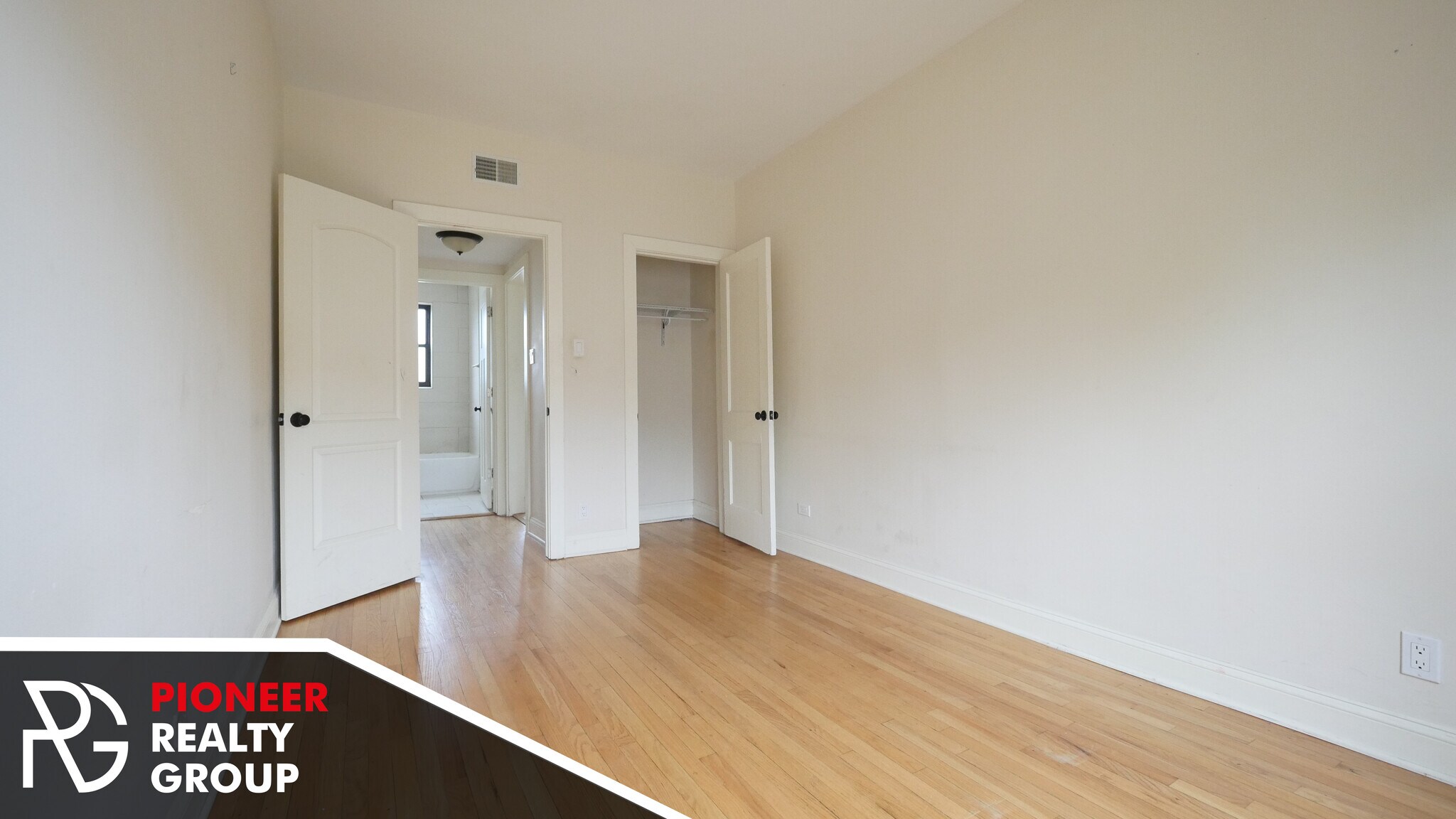 Building Photo - 4032 N Ashland Ave