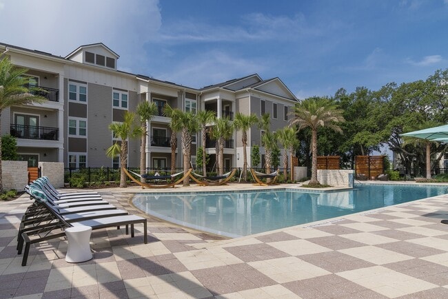 Building Photo - Stonegate Apartments
