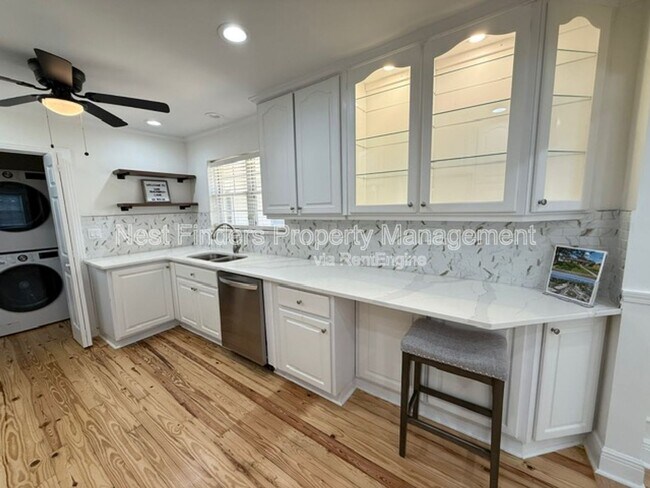 Building Photo - 1455 Riverbirch Ln