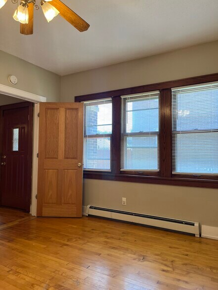 Building Photo - 1211 E Saveland Ave