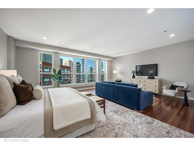 Building Photo - 415 E North Water St