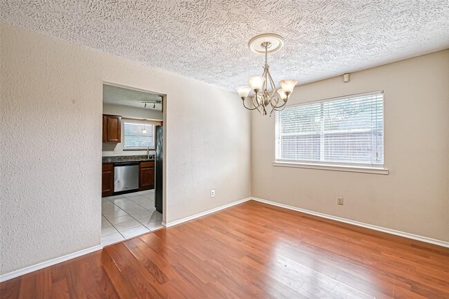 Building Photo - 442 Redway Ln