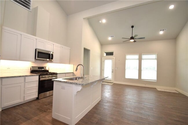 Building Photo - 481 Amethyst Rd