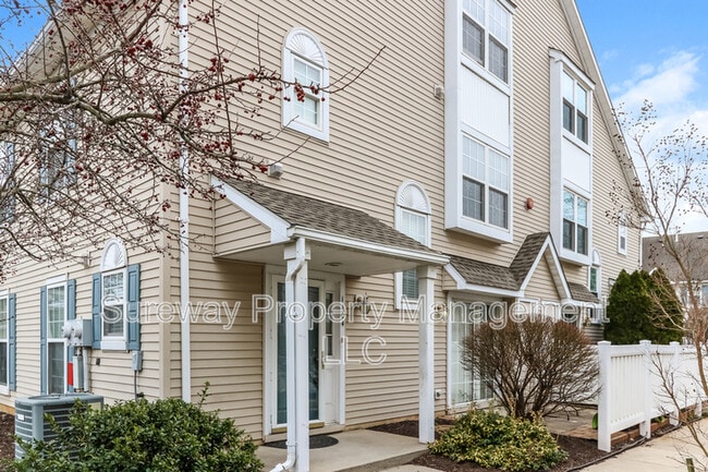Primary Photo - 1404 Wharton Rd
