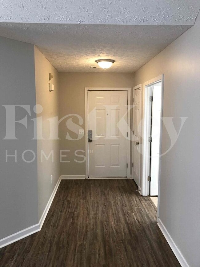 Building Photo - 8118 Birch Walk Dr