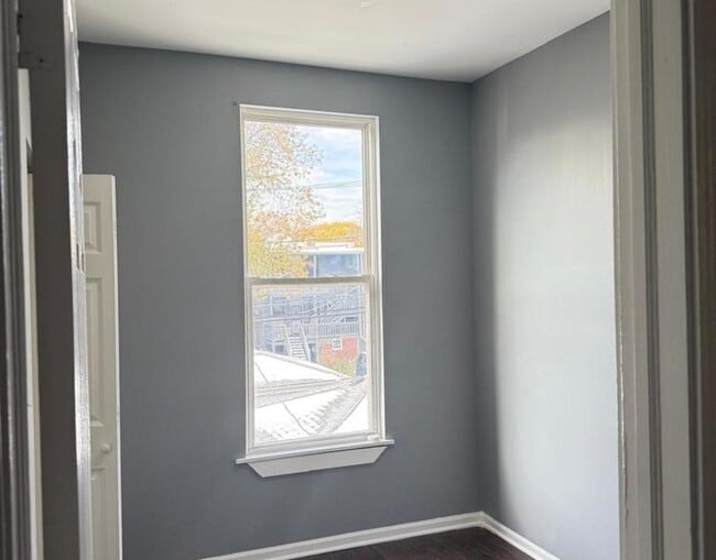 Building Photo - 1348 S Fairfield Ave