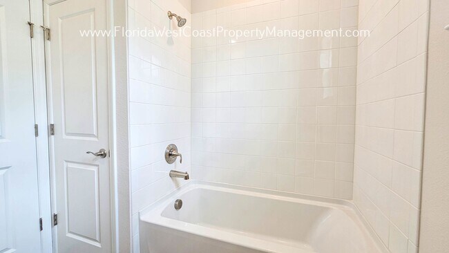 Building Photo - BRAND NEW! OUTSTANDING 3 BED/2 BATH VILLA ...