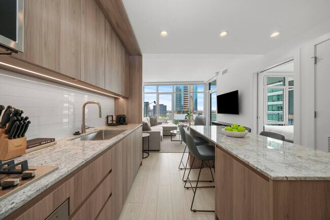 Building Photo - 326 N Union Ave