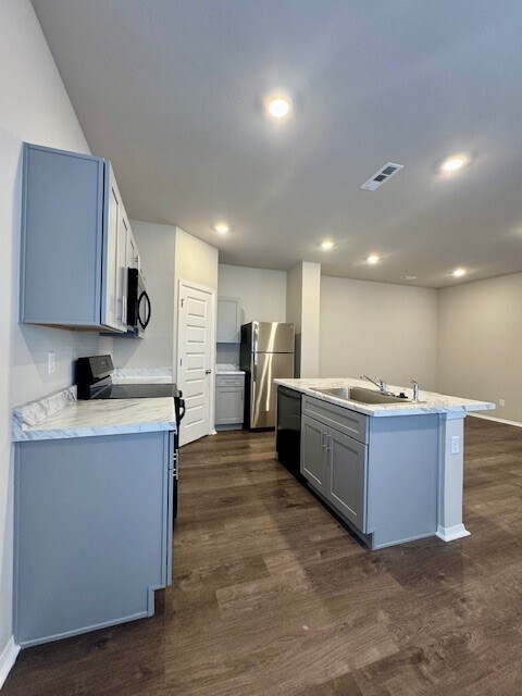 Building Photo - 6816 SW Devotion Ave