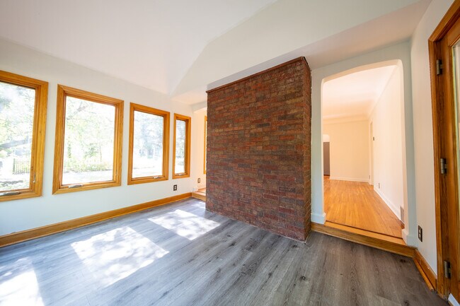 Building Photo - 14510 Gleason Lake Dr