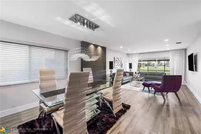 Building Photo - 9922 NW 65th Ct