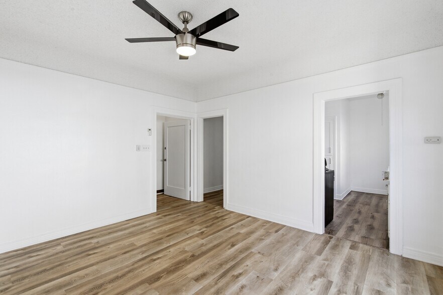 Building Photo - 707 W 48th St