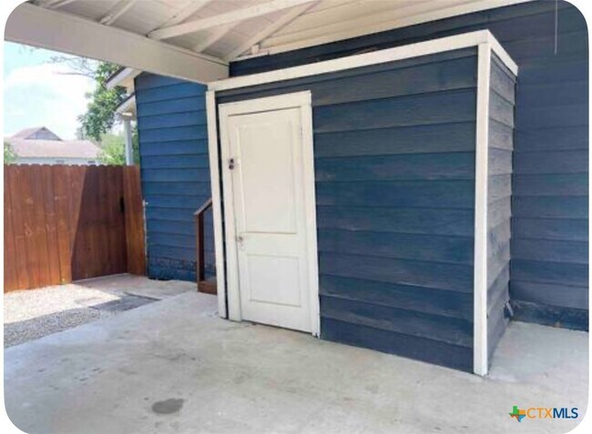 Building Photo - 284 Perryman St