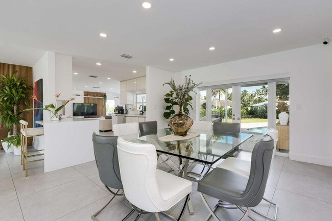 Building Photo - 1049 W Palmetto Park Rd