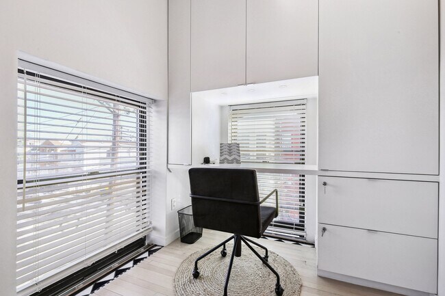 Building Photo - 464-470 Central Ave