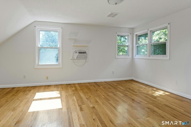 Building Photo - 100 Loftus Cir