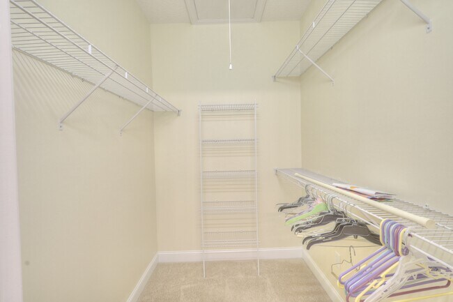 Building Photo - 6260 Alyssum Pl