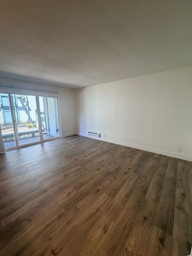 Building Photo - 1036 Oak Grove Rd