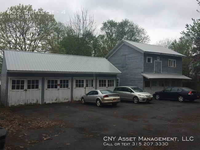 Building Photo - 802 Turtle St