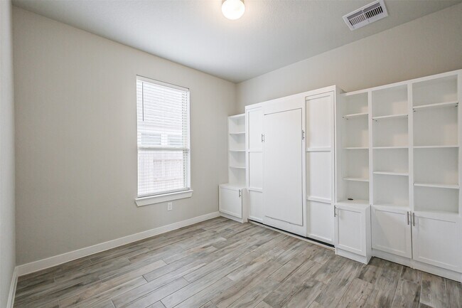 Building Photo - 122 Vine Mint Dr