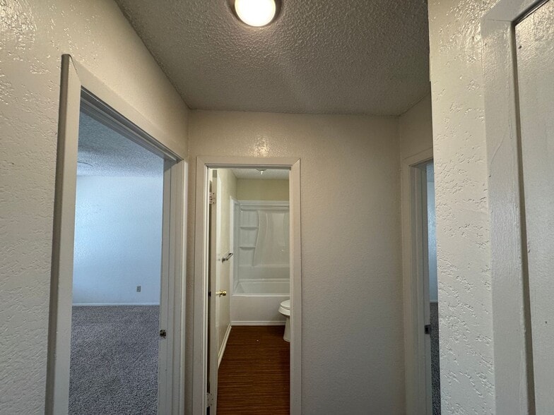 Building Photo - 1903 Cedarhill Dr