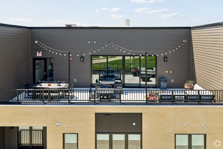 Roof Terrace - Larsen Orchard Terrace