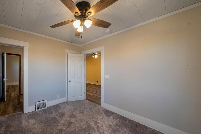 Building Photo - 411 Voorhis St