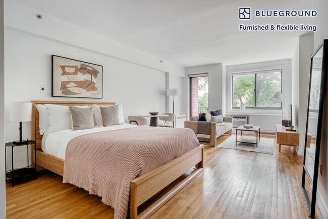 Building Photo - 101 W 15th St