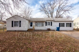 Building Photo - 3-Bedroom 1-Bathroom