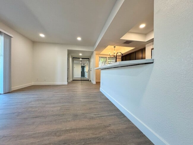 Building Photo - 520 N Stapley Dr