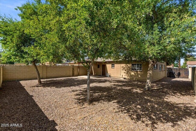 Building Photo - 6713 N 63rd Ave
