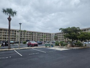Building Photo - 3592 Lake Bayshore Dr