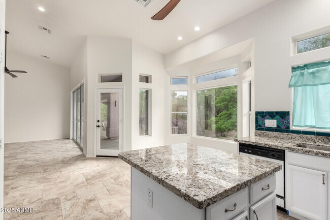 Building Photo - 15655 N Cabrillo Dr