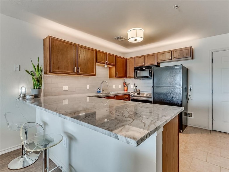 Building Photo - 1320 12th Ave SE