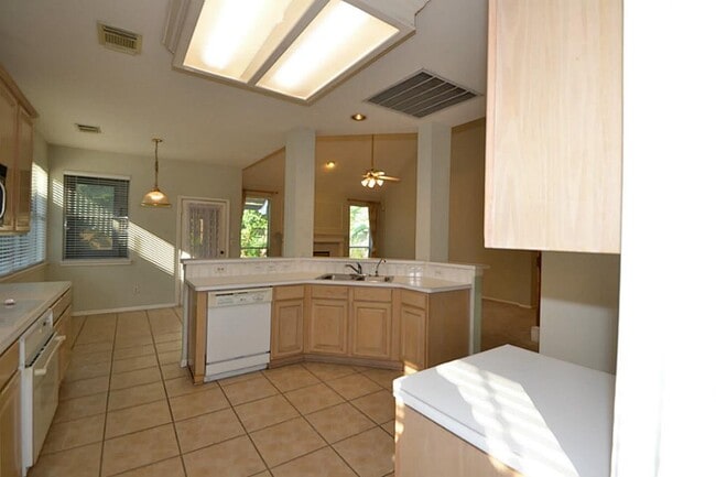 Building Photo - 15307 Amesbury Ln