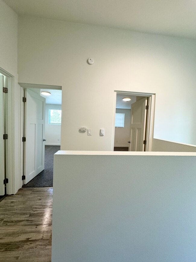 Building Photo - 2 BEROOM 2 BATH HOUSE FOR RENT