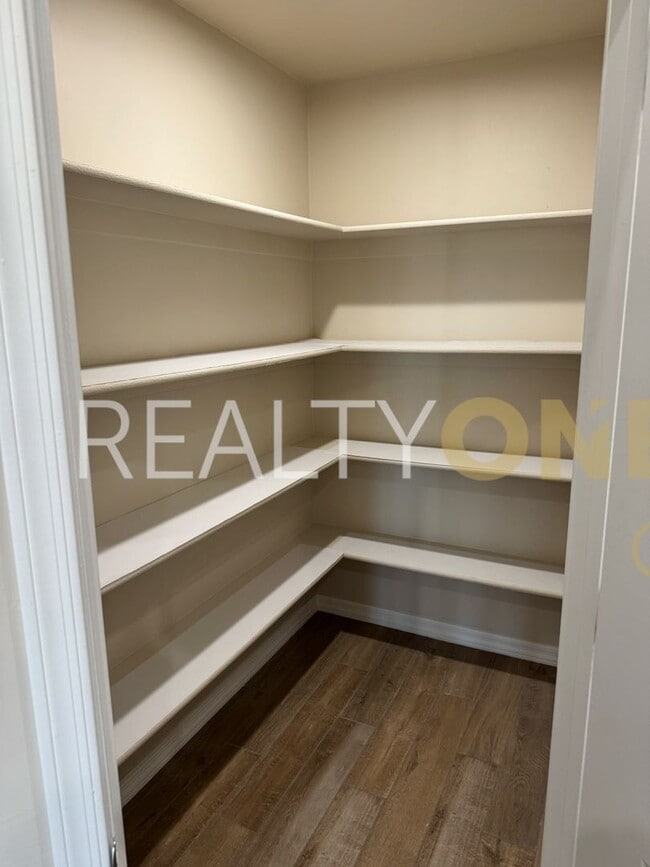 Building Photo - Enjoy those Arizona Sunset in this Three Bedroom Two Bath Home full of upgrades !!