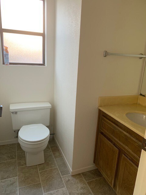 Building Photo - Charming 3 bedroom/2.5 bath Home - Call to schedule an appointment/Repairs in progress - Availabl...